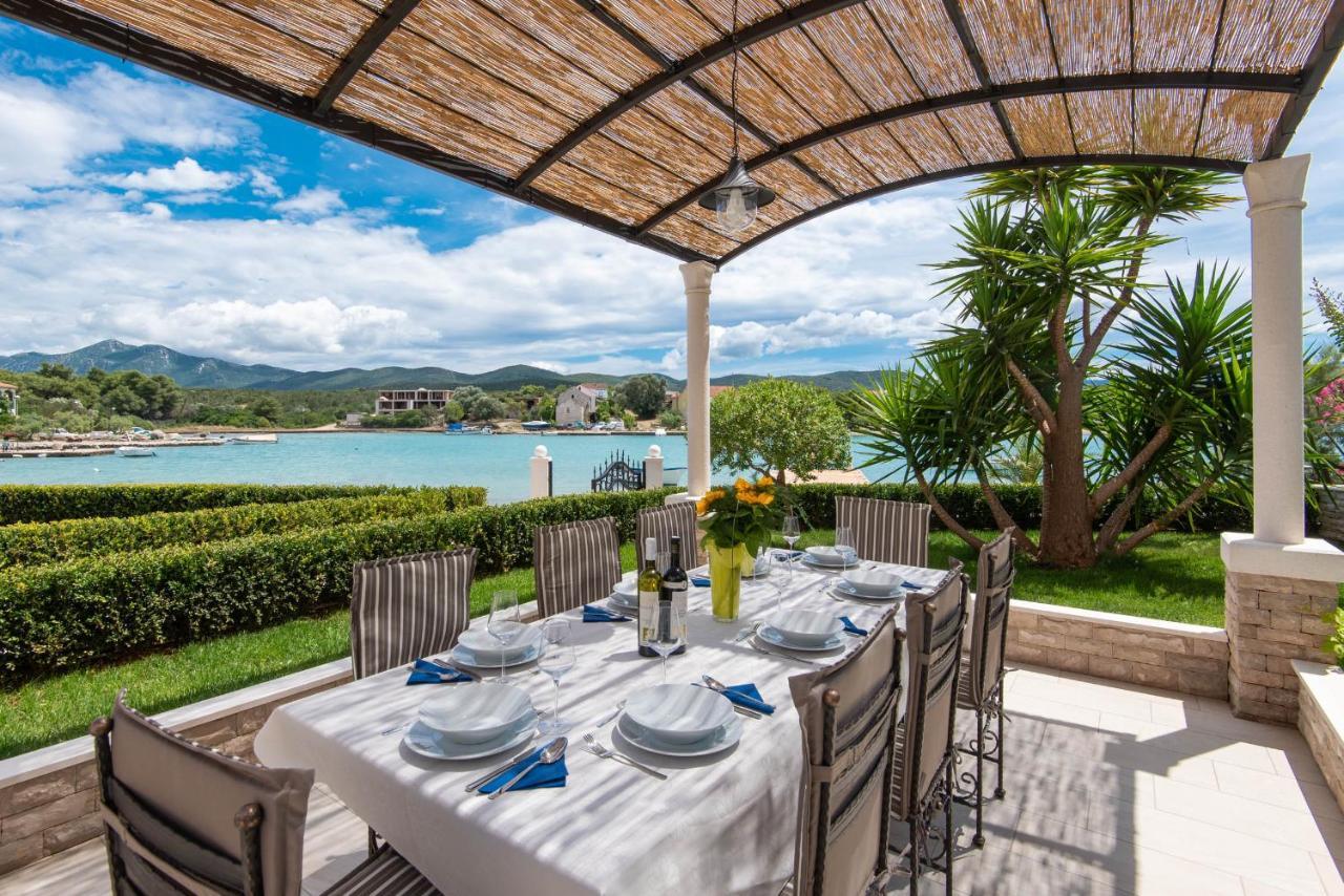 Villa Loviste Paradise Buitenkant foto